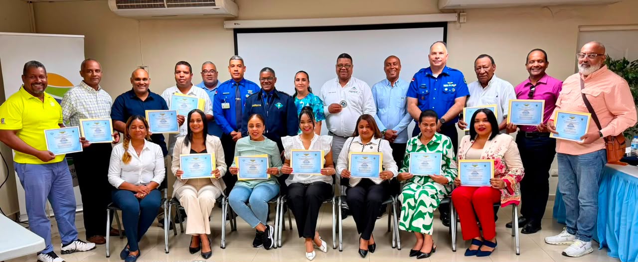 Adompretur Puerto Plata y CESAC fortalecen formación periodística sobre seguridad de la aviación civil