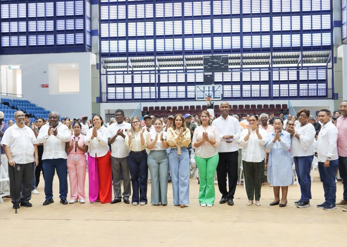 Supérate fortalece su presencia en La Romana con jornada de escucha a familias beneficiarias