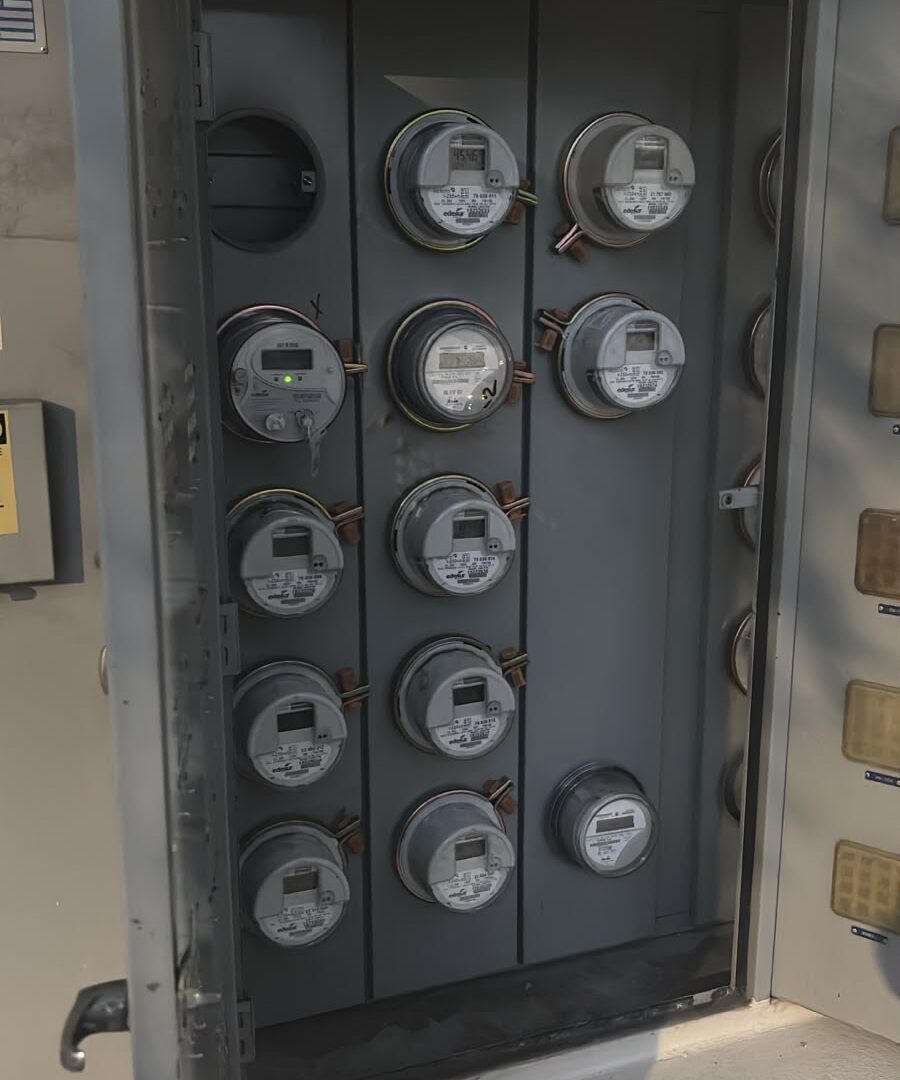 Edesur alerta sobre manipulación de medidores que deja sin luz a comunidades enteras