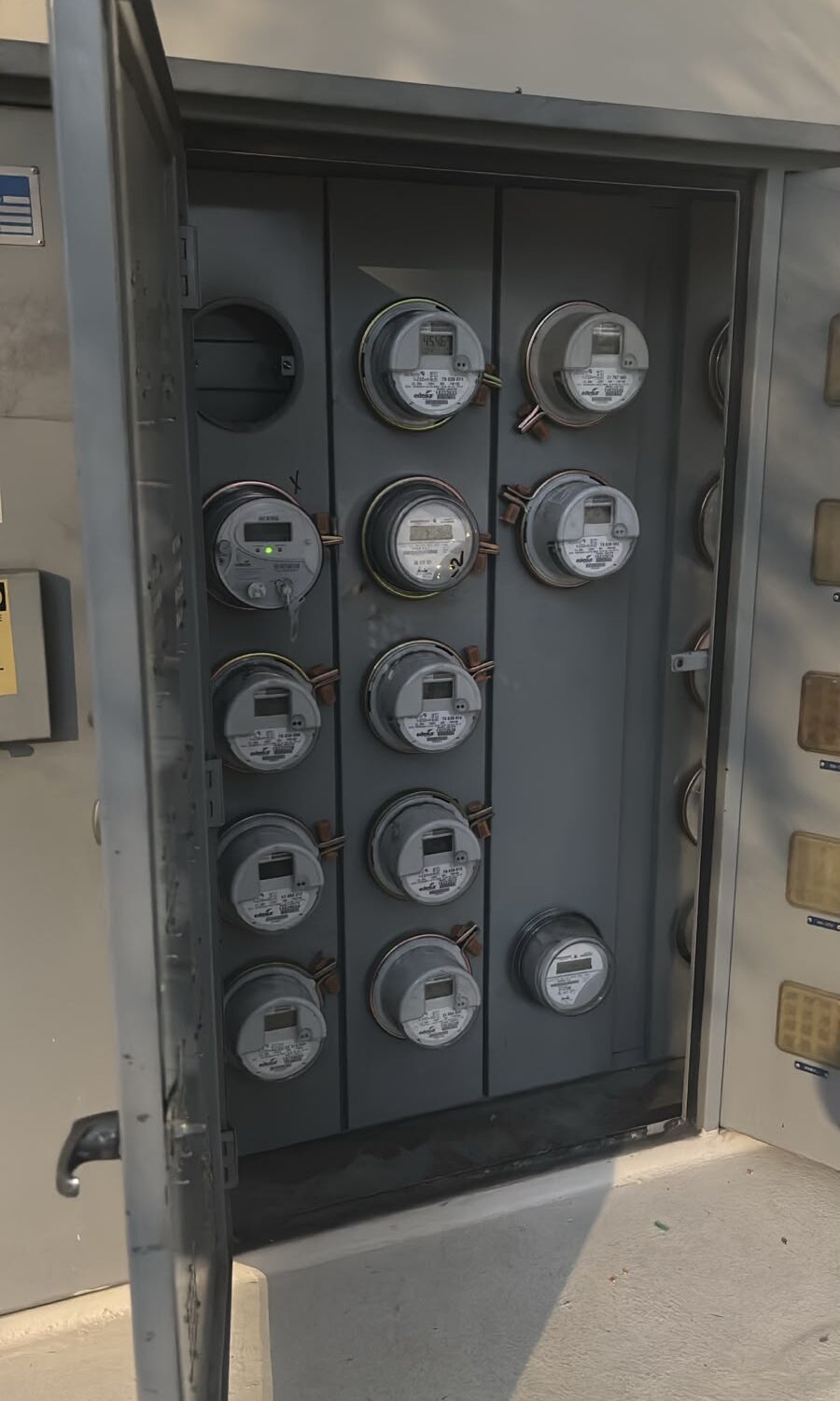 Edesur alerta sobre manipulación de medidores que deja sin luz a comunidades enteras