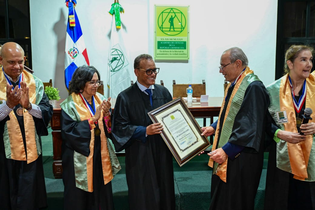 Academia de Ciencias incorpora al escritor y poeta Basilio Belliard como Miembro de Número