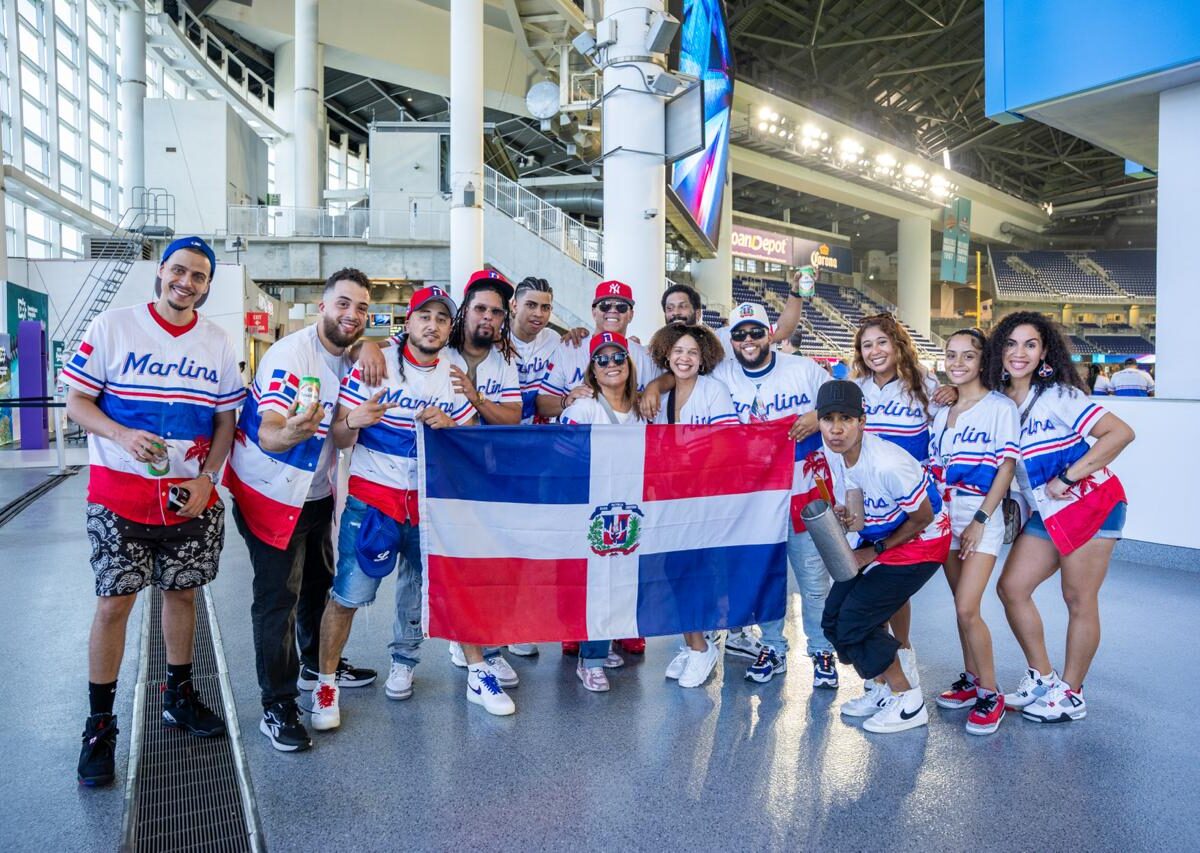 Arajet, Ministerio de Turismo y los Marlins celebran el Dominican Heritage Day en Miami