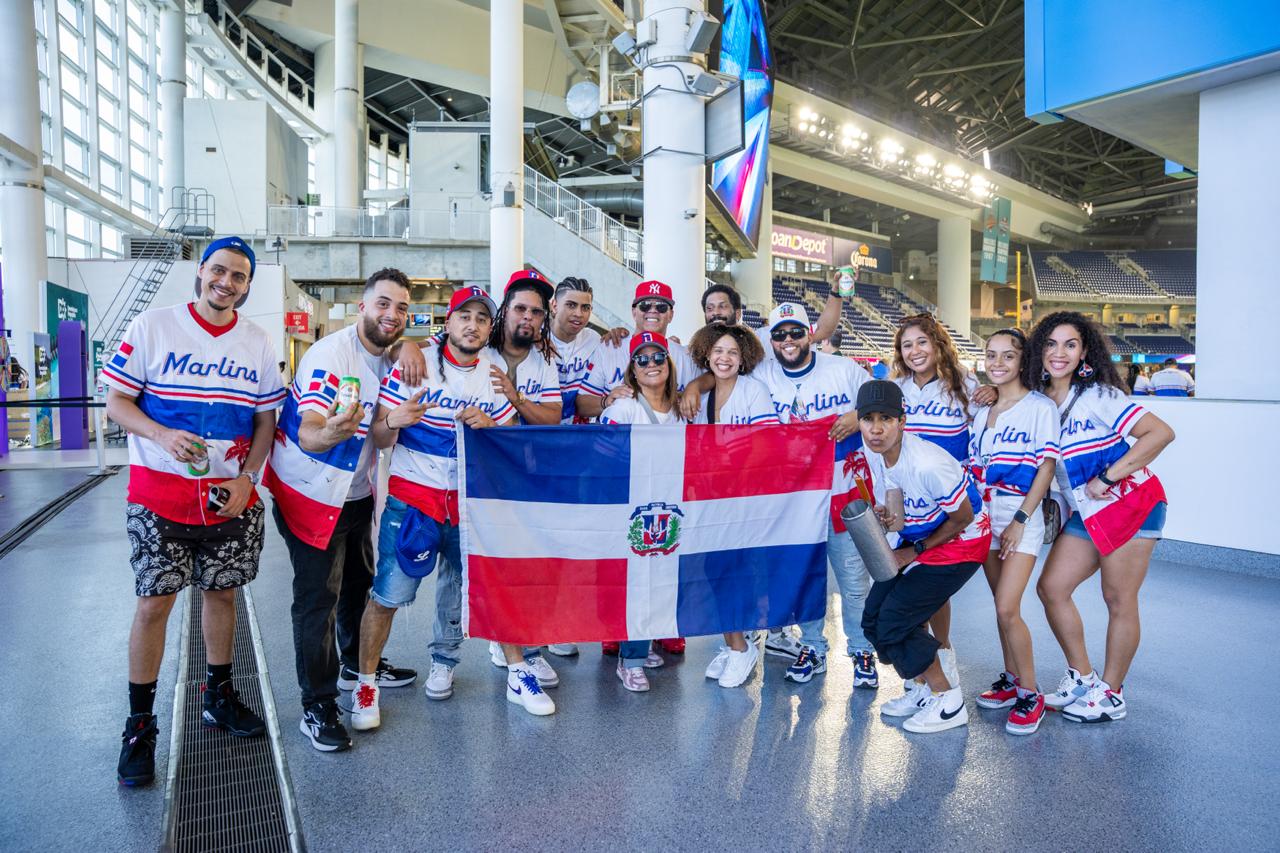 Arajet, Ministerio de Turismo y los Marlins celebran el Dominican Heritage Day en Miami