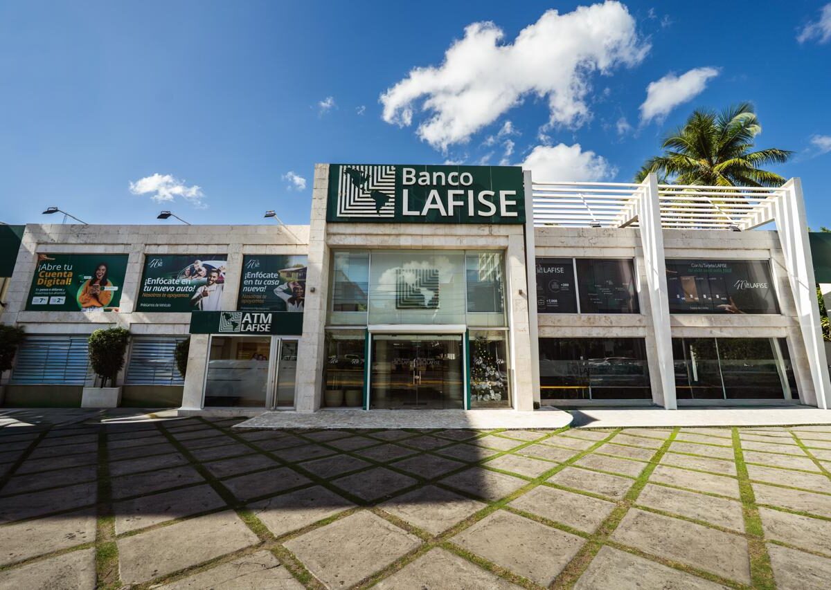 Banco Lafise mejora calificación de riesgo