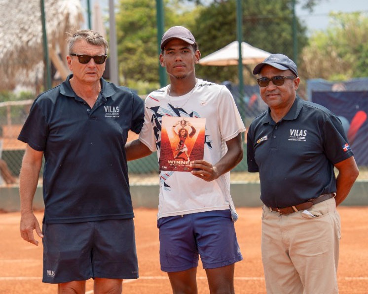 Isaac Guerrero es doble campeón de la Copa Pelícano J30 Punta Cana