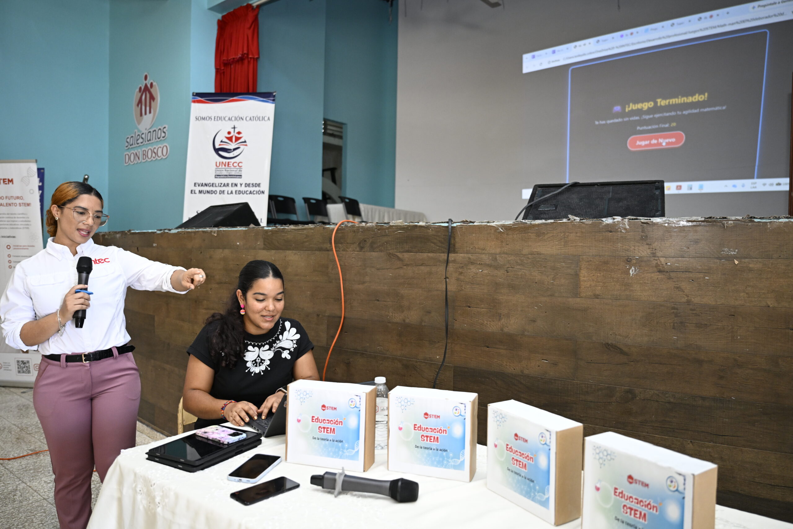 INTEC lleva la inteligencia artificial a las aulas y enseña a maestros a crear videojuegos educativos