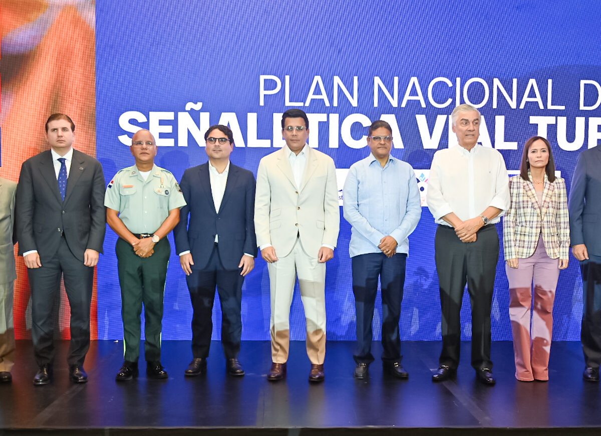 Turismo y RD Vial lanzan plan nacional para modernizar la señalética turística
