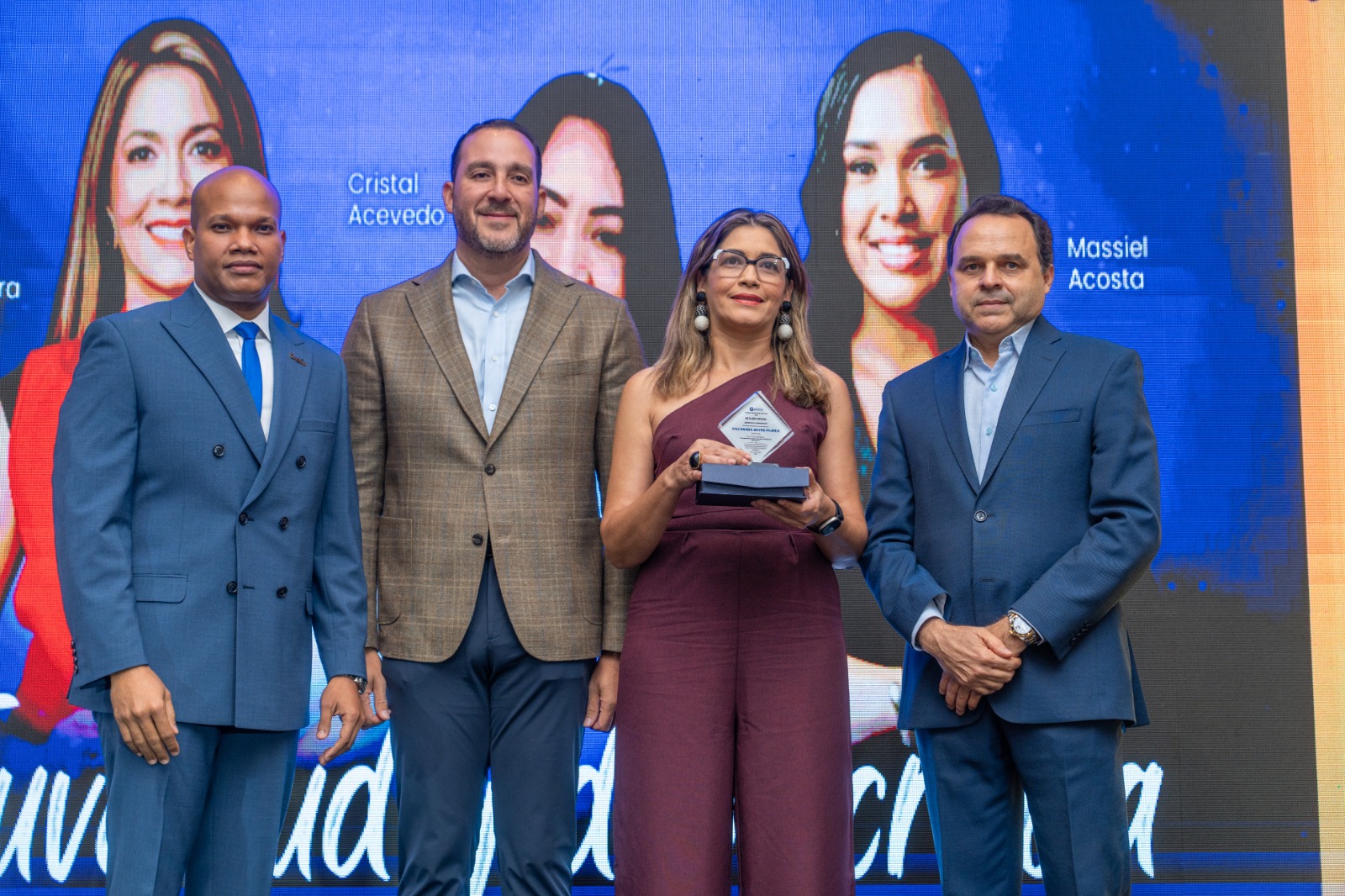 Dayanara Reyes Pujols recibe Mención de Honor en los Premios Periodismo de Juventud 2026