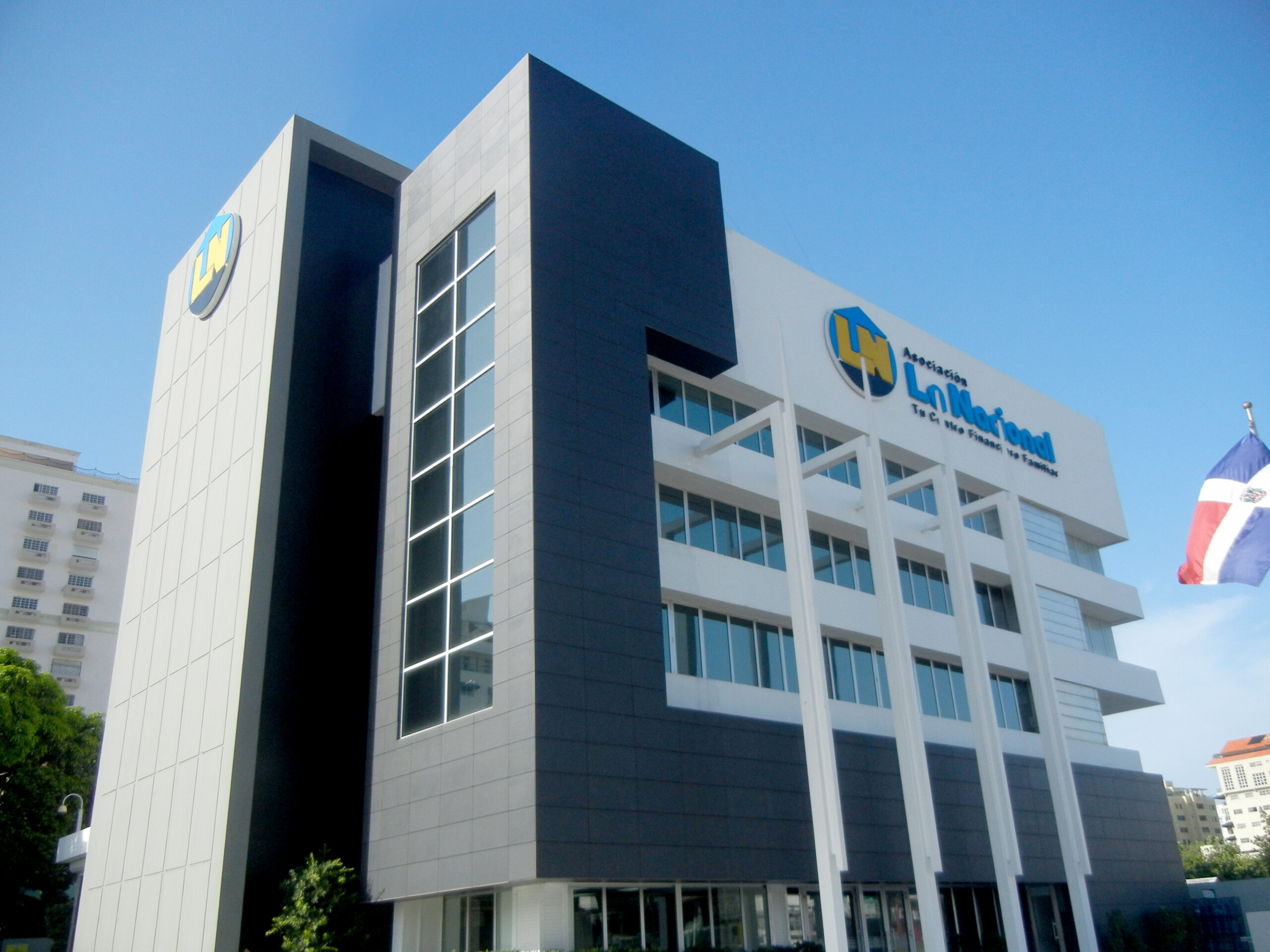 Feller Rate ratifica en “A” la solvencia de La Nacional y PCR mejora su perspectiva a positiva