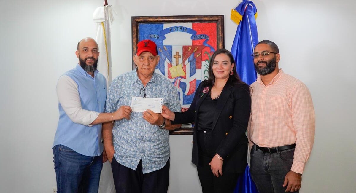 Lotería Nacional entrega RD$10 millones al ganador del segundo premio del Extraordinario de los Padres 2026