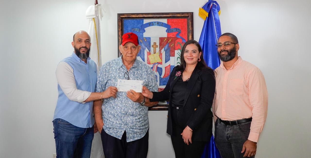 Lotería Nacional entrega RD$10 millones al ganador del segundo premio del Extraordinario de los Padres 2026
