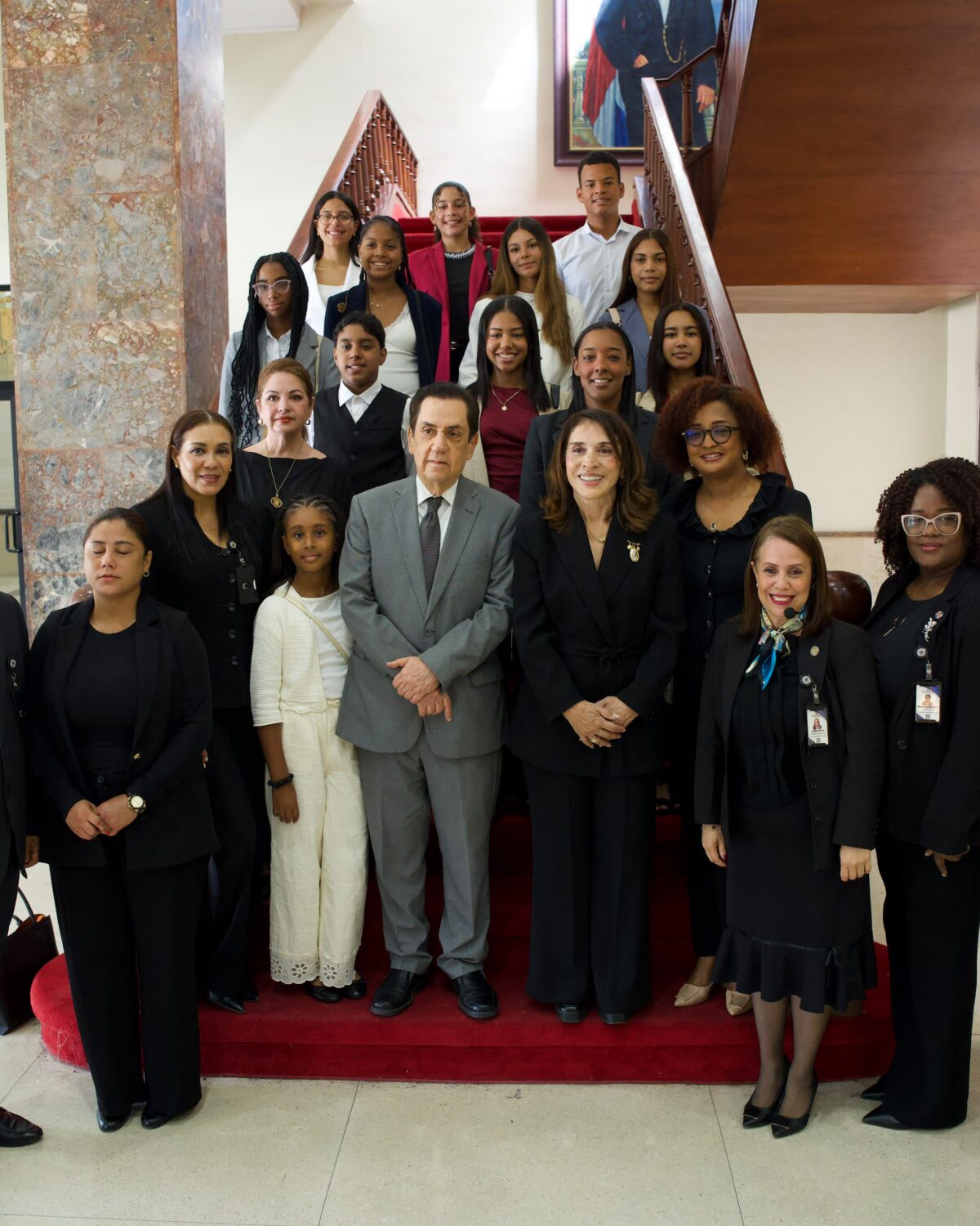 Estudiantes meritorios de la diáspora dominicana en España recorren el país en un viaje de aprendizaje y encuentro con sus raíces