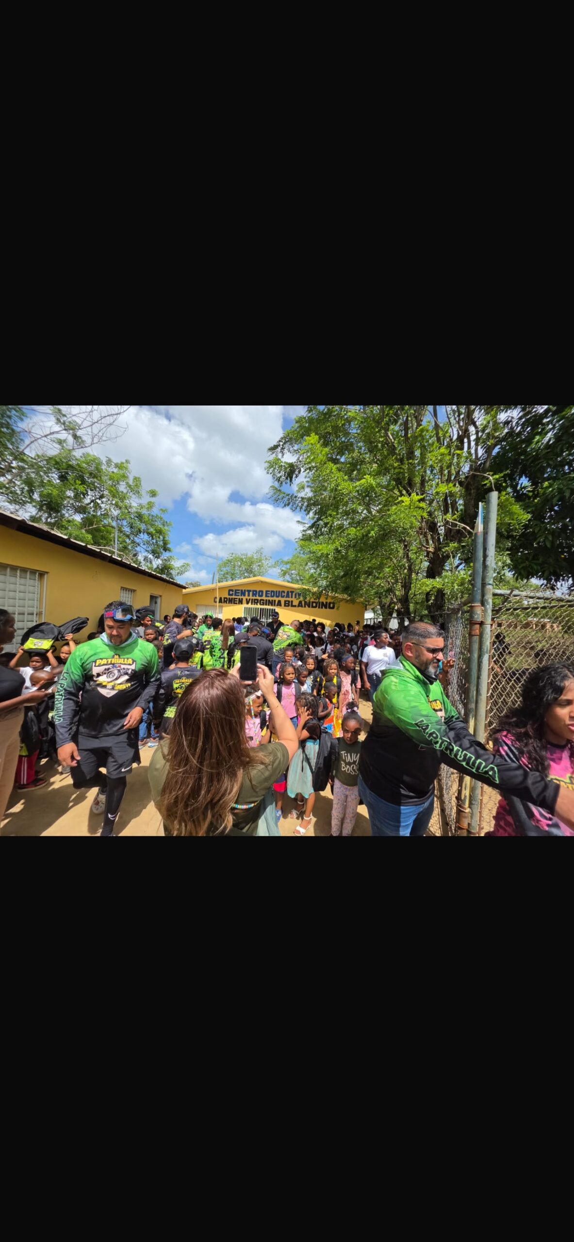 Patrulla del Monte entrega más de 1,500 mochilas y útiles escolares