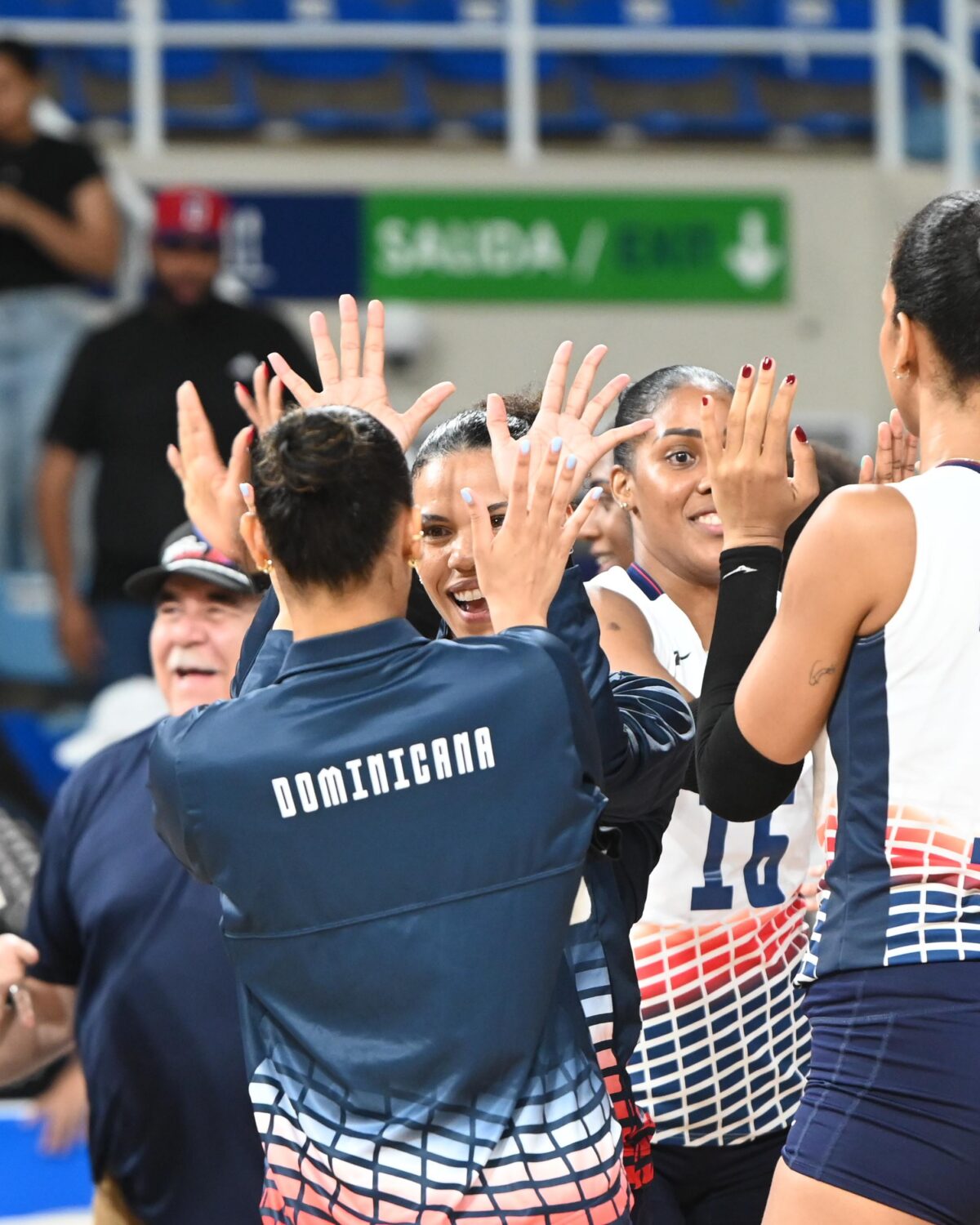 Las Reinas del Caribe debutan triunfantes en el Norceca de Voleibol