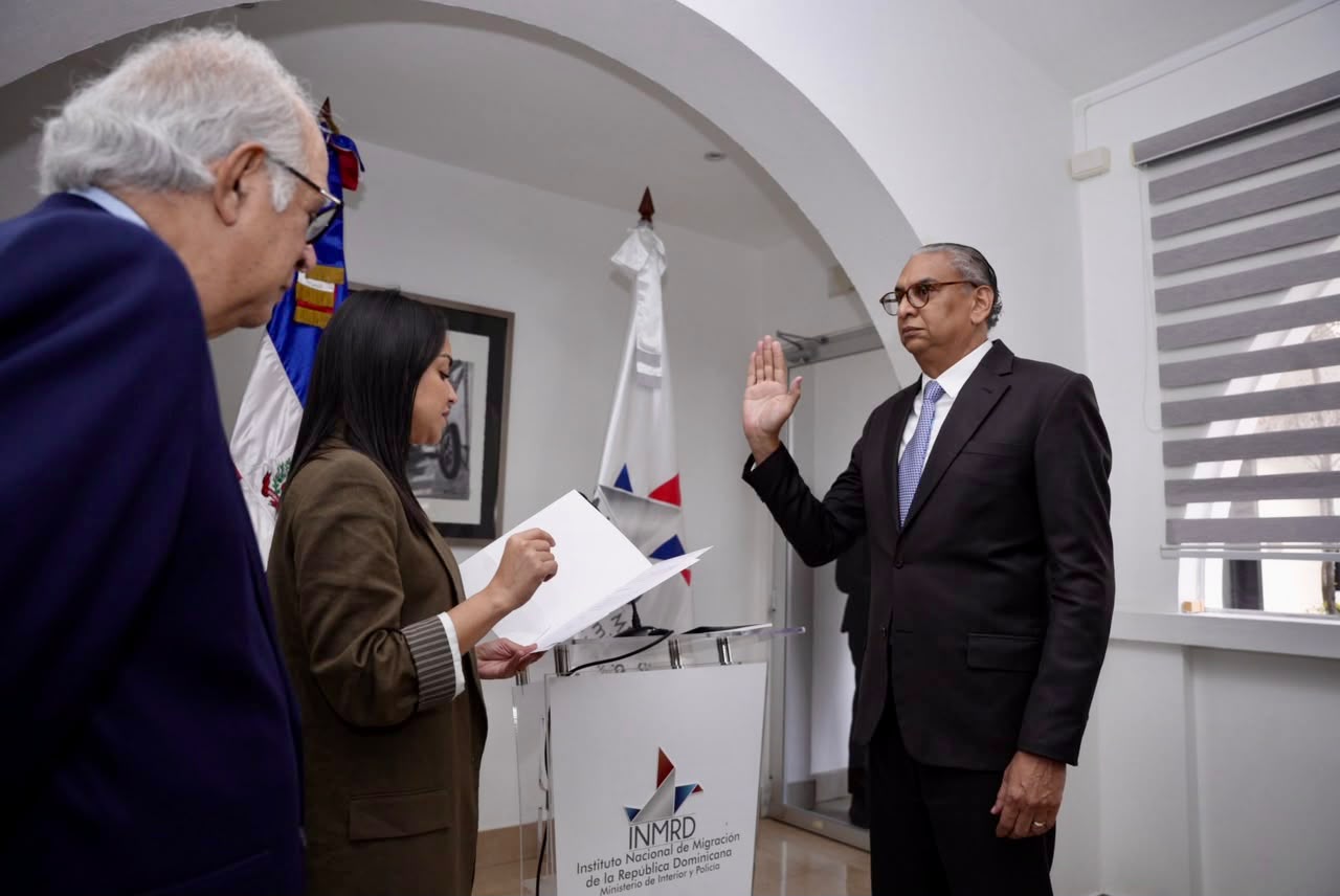 Faride Raful juramenta a José Benedicto Hernández como director del Instituto Nacional de Migración