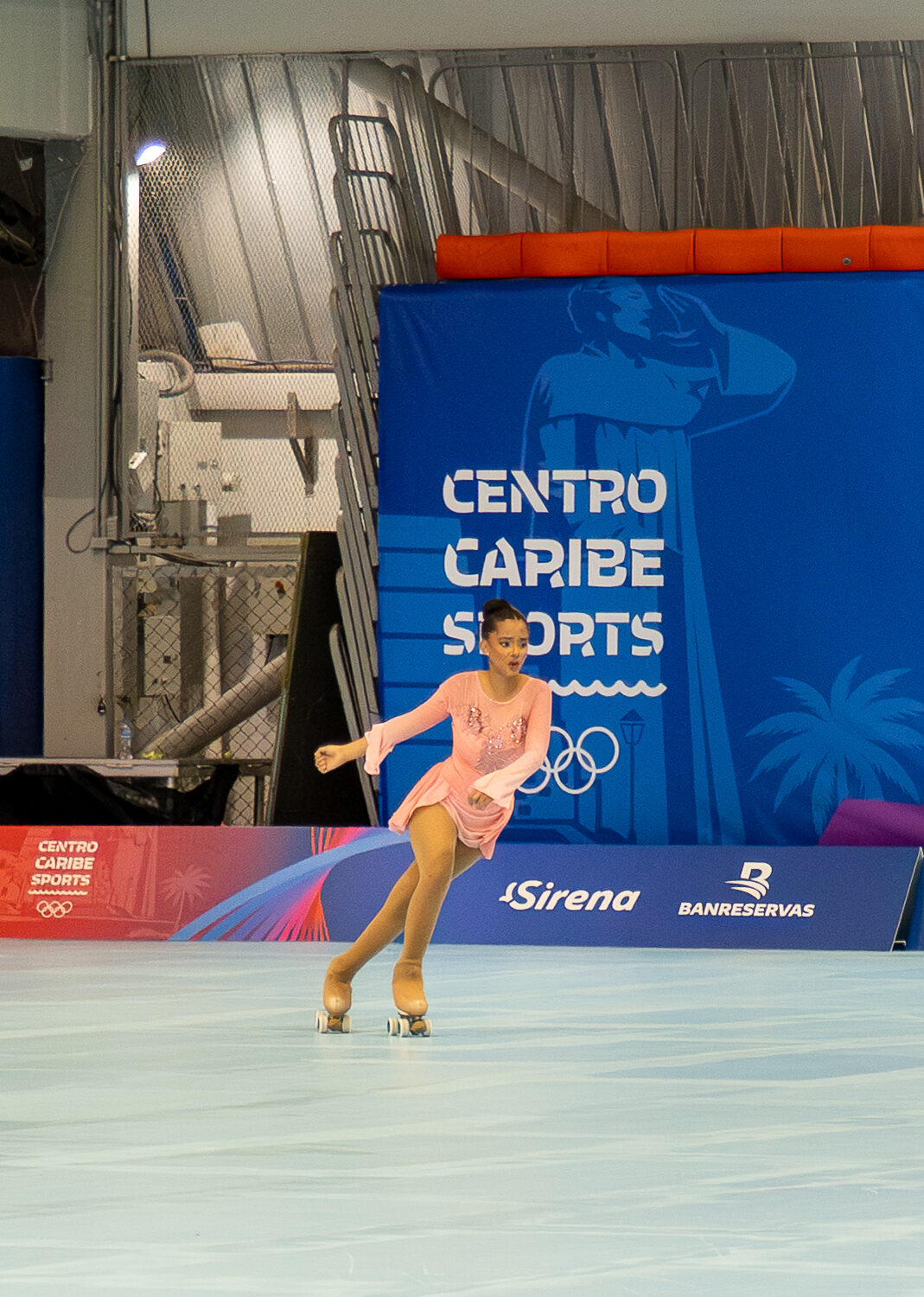 Leticia García Medina hace historia como la primera dominicana en competir en patinaje artístico en los Juegos Centroamericanos y del Caribe