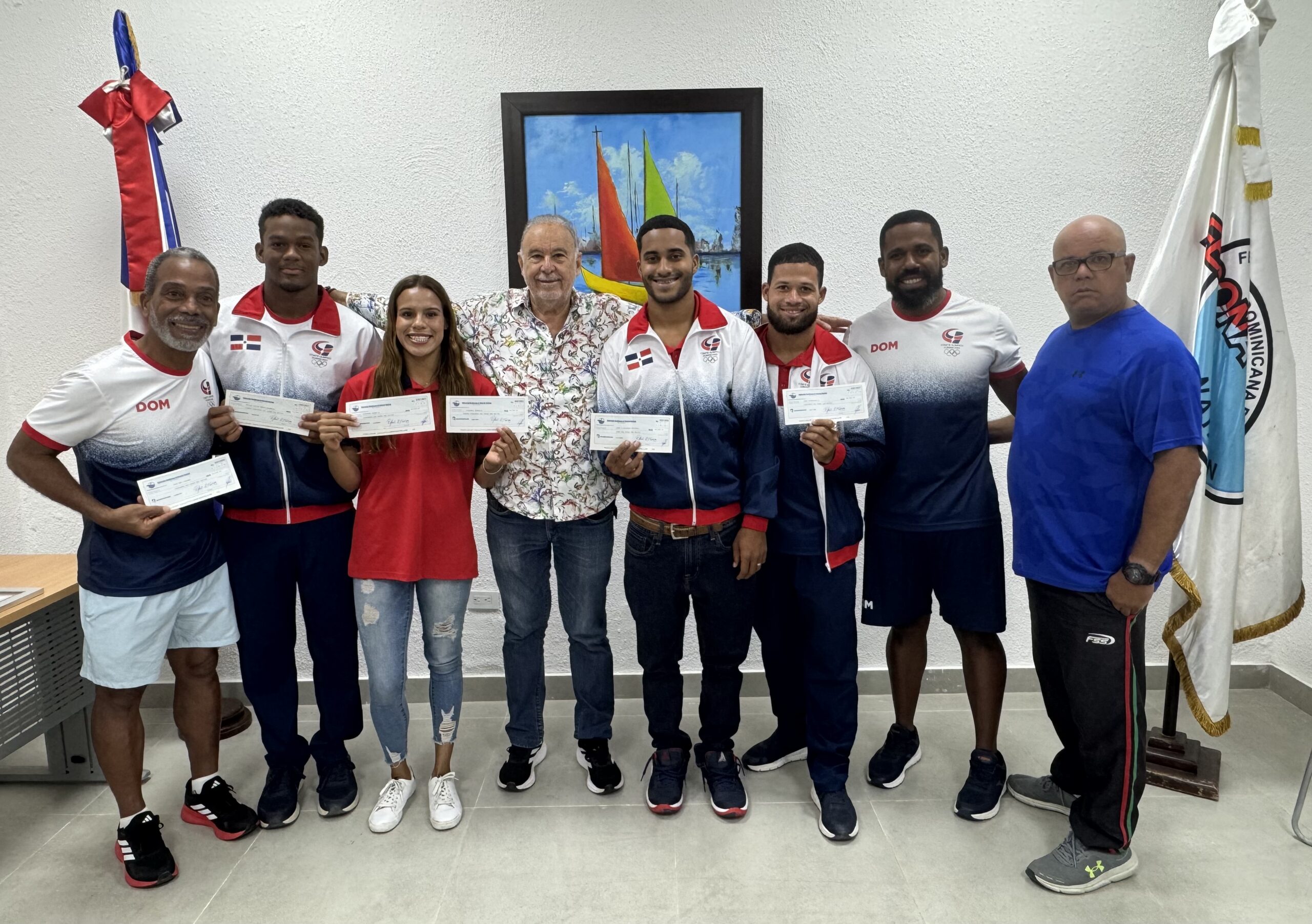 Federación Deportes Acuáticos entrega incentivos a atletas medallistas de Juegos Centroamericanos y del Caribe