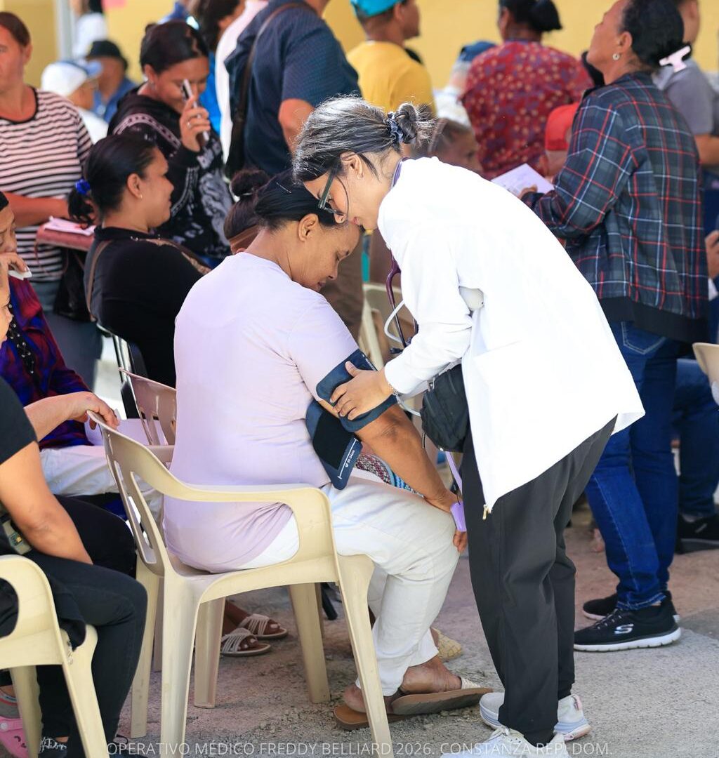 Rehabilitación y HOMS brindan 2,752 servicios de salud gratuitos durante operativo médico en Constanza