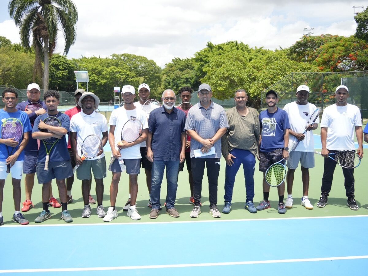 Fedotenis celebra Curso Play Tennis con entrenadores de todo el país
