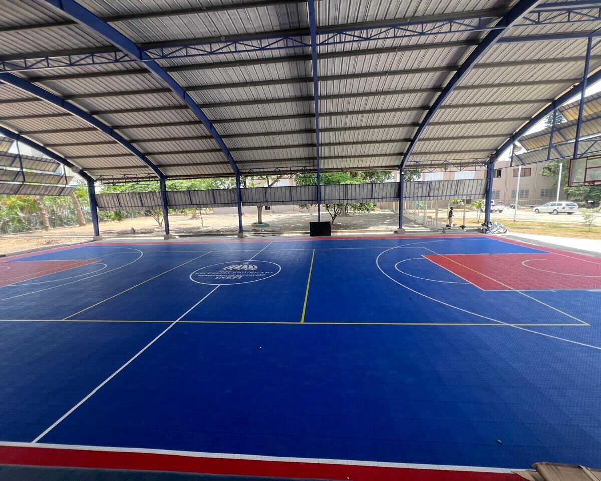 INEFI transforma el polideportivo del Politécnico Nuestra Señora de las Mercedes previo al inicio del año escolar 2026-2027