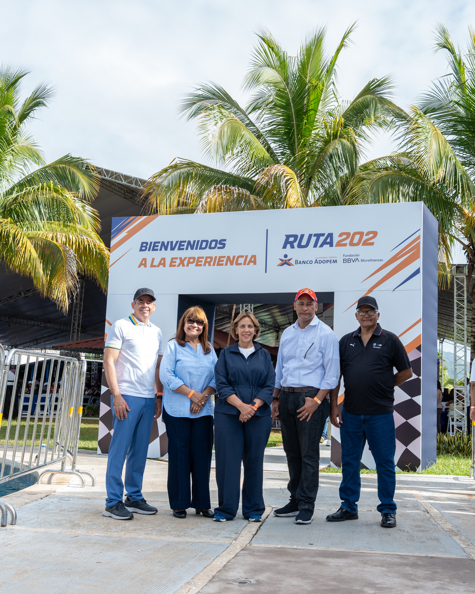 Banco ADOPEM reconoce la excelencia de sus colaboradores con más de RD$1 millón en premios