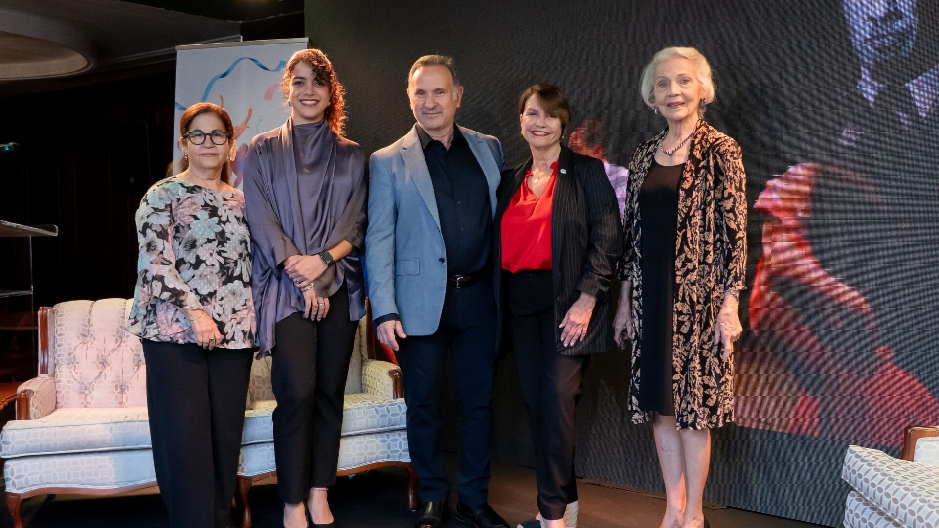 “Los Pasos del Tiempo” lleva al cine la memoria del ballet dominicano