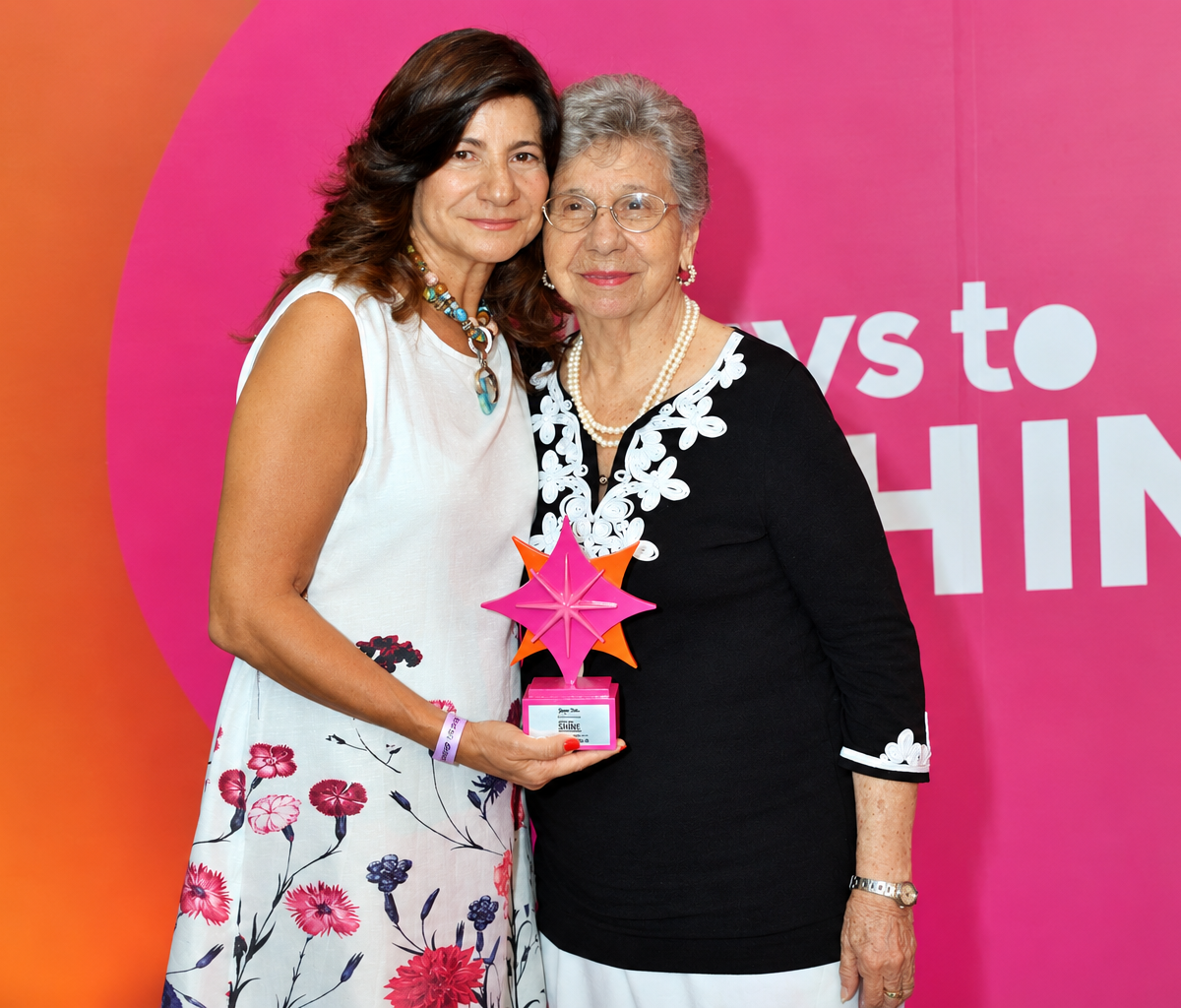 Luisa Feliz es reconocida en los Premios Mujeres que Brillan por su trayectoria gastronómica