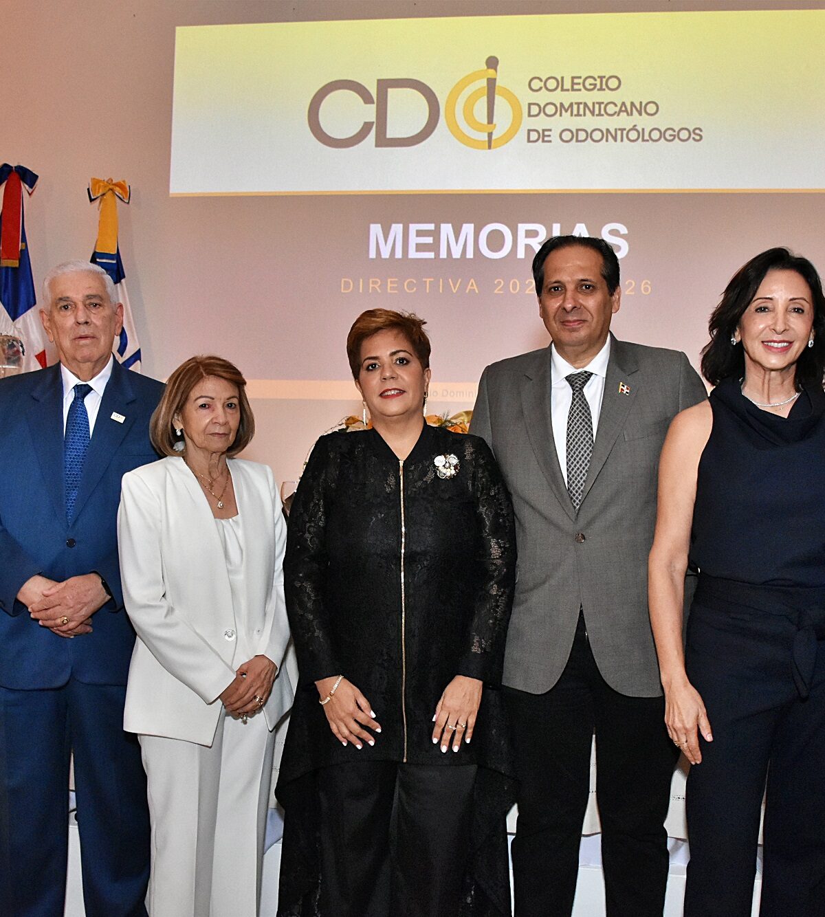 Virginia Laureano asume por tercera vez la presidencia del Colegio Dominicano de Odontología