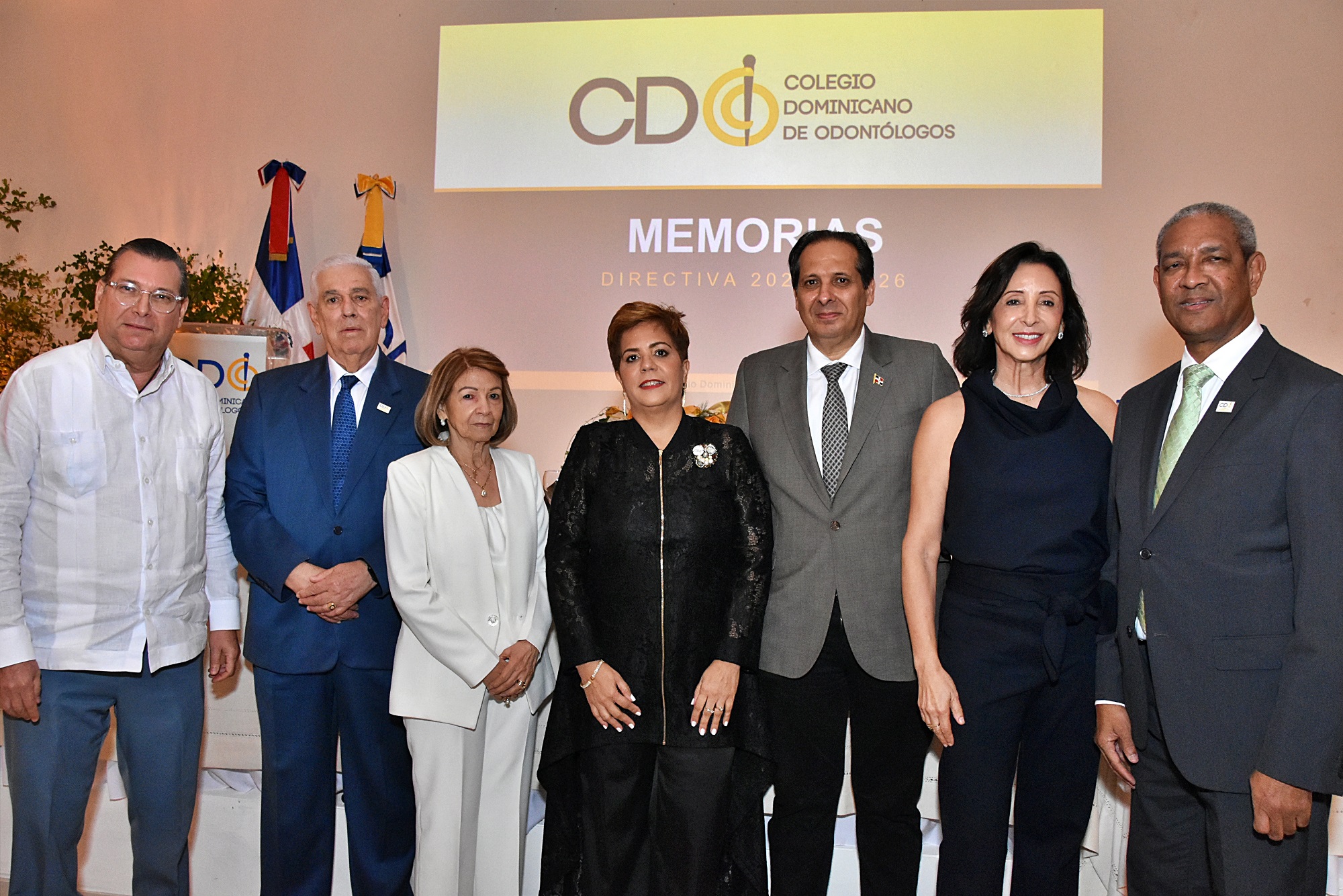 Virginia Laureano asume por tercera vez la presidencia del Colegio Dominicano de Odontología