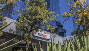Dos miembros de una brigada de empresa contratista de Edesur detenidos por presuntas irregularidades en perjuicio de cliente