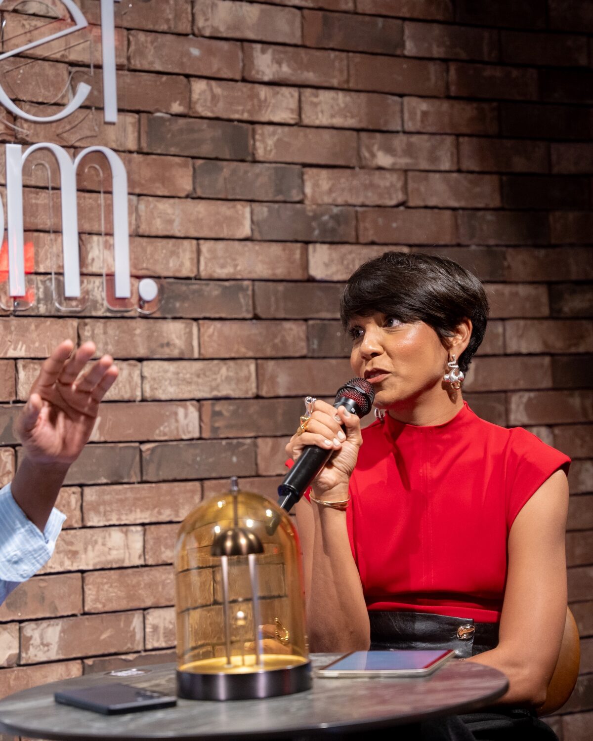 El podcast “Hablemos con Estilo” se reinventa, estrena temporada con “El Boli” y reporta un crecimiento de 1,074%