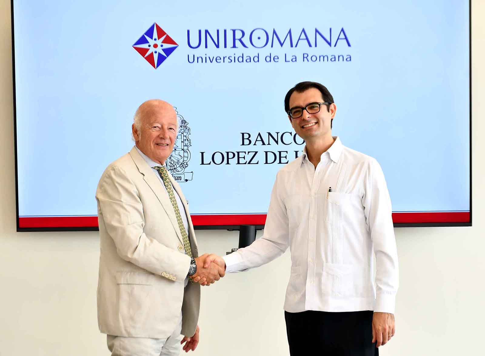UNIROMANA y Banco López de Haro amplían alianza para apoyar a estudiantes