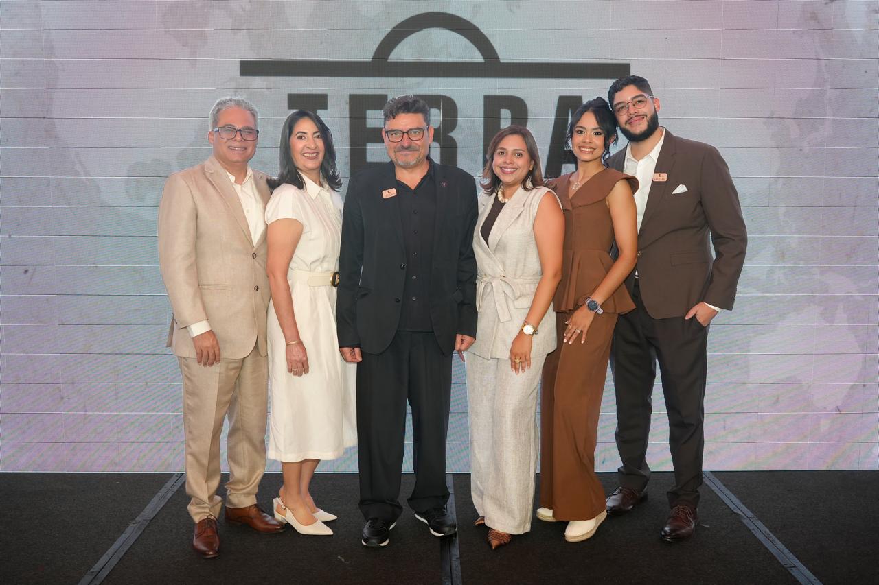 MARCA ESPAÑOLA LENDAN COSMETICS RINDE TRIBUTO A LA CULTURA DOMINICANA CON EL LANZAMIENTO DE UN INNOVADOR TRATAMIENTO CAPILAR A BASE DE MAMAJUANA