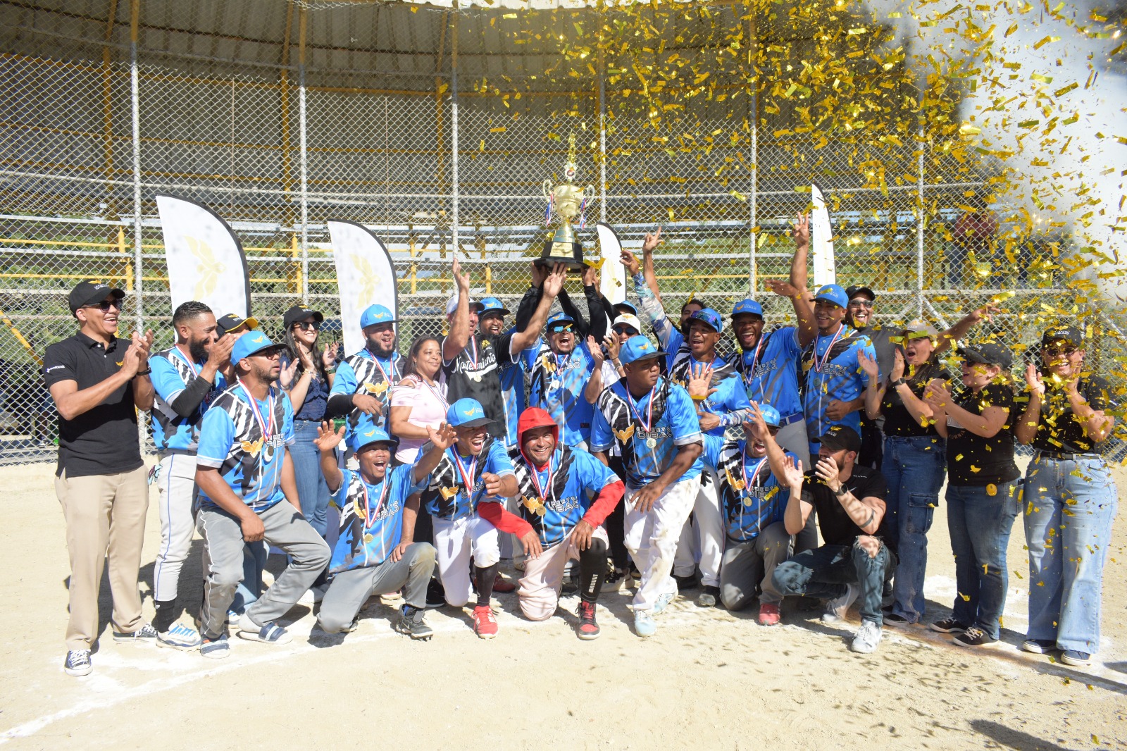 CEMENTOS CIBAO ANUNCIA SU VIGÉSIMO SÉPTIMO TORNEO DE SOFTBOL NAVIDEÑO