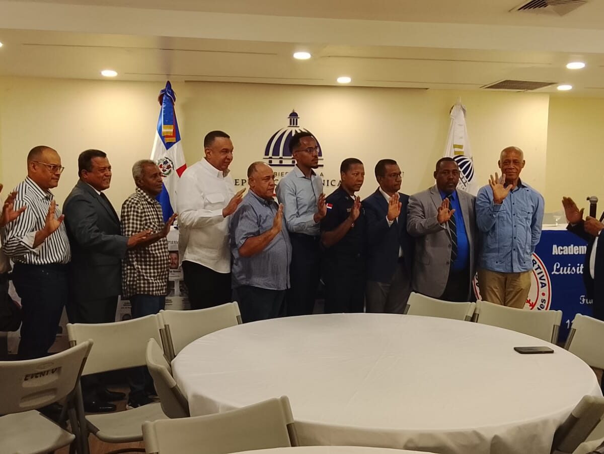 Academia Deportiva Luisito Mercedes, juramenta Comité Organizador No. 37