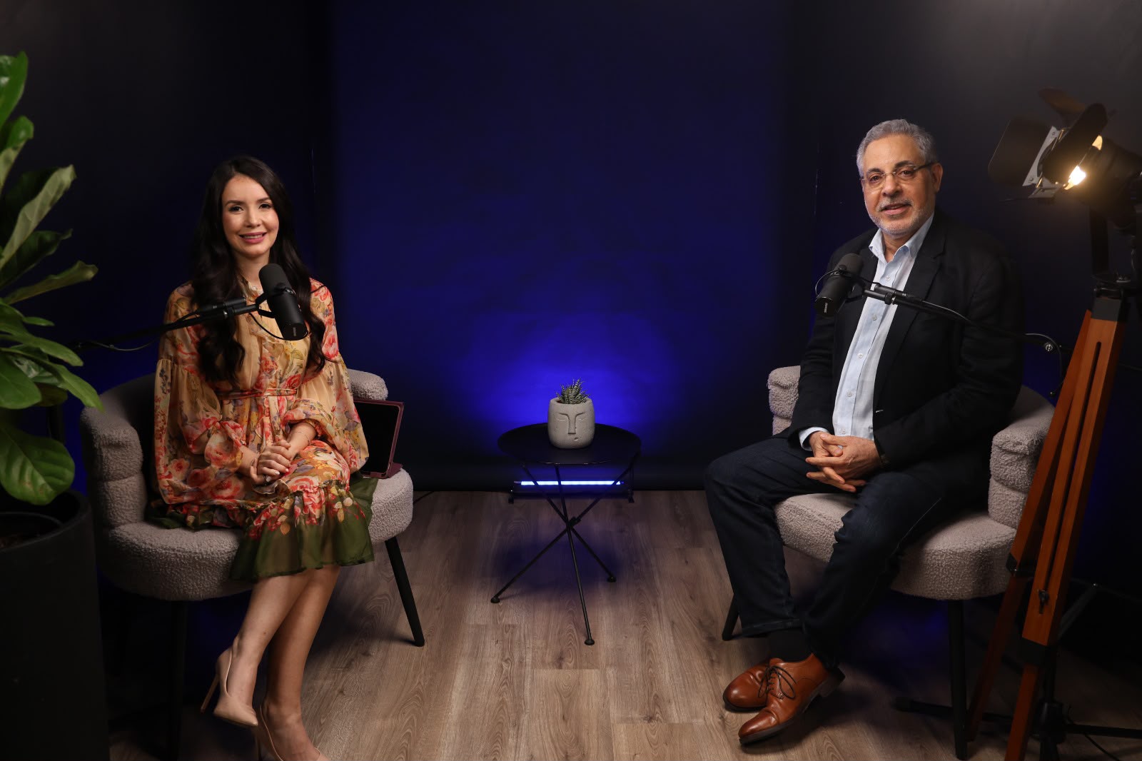 Pablo McKinney aborda la “comunicación coprológica” o ‘’empresa de chantaje’’ en De Cerca con Karina Alarcón