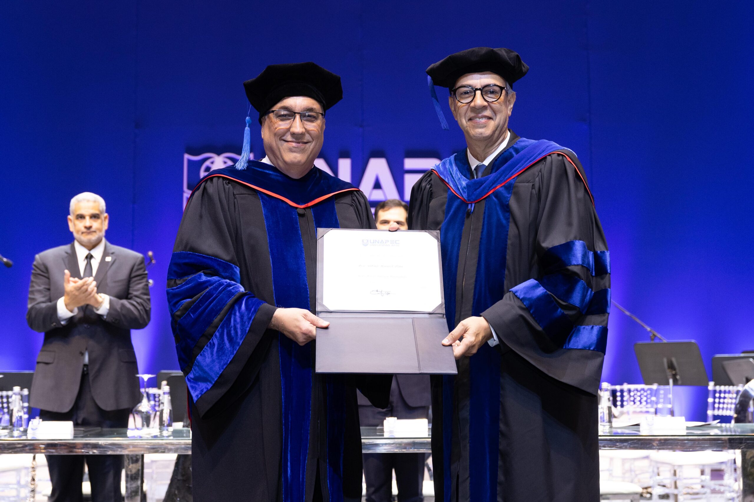 Unapec reconoce trayectoria de José Mármol con Doctorado Honoris Causa en Humanidades