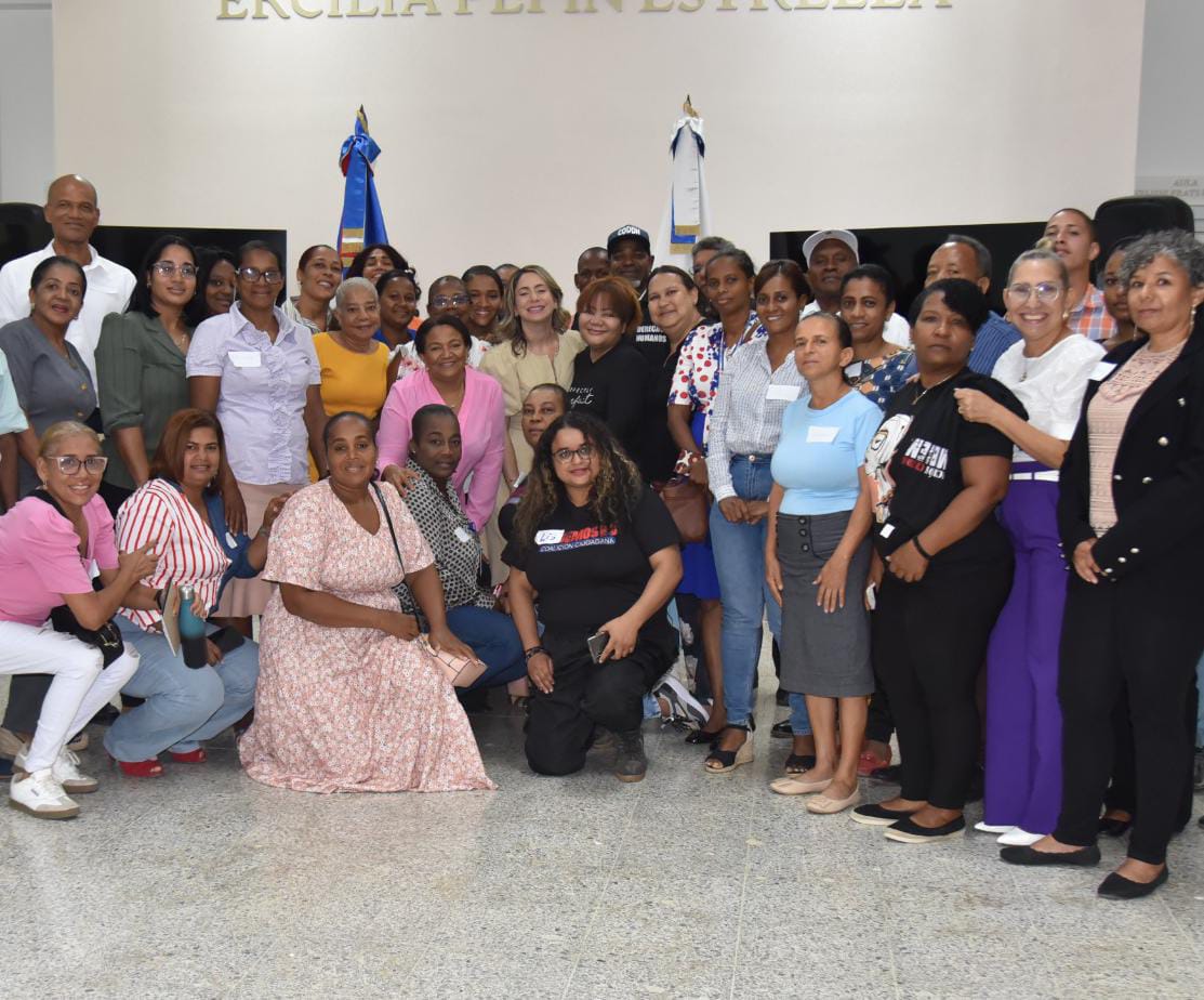 Ministerio de la Mujer fortalece prevención de violencia de género con líderes comunitarios