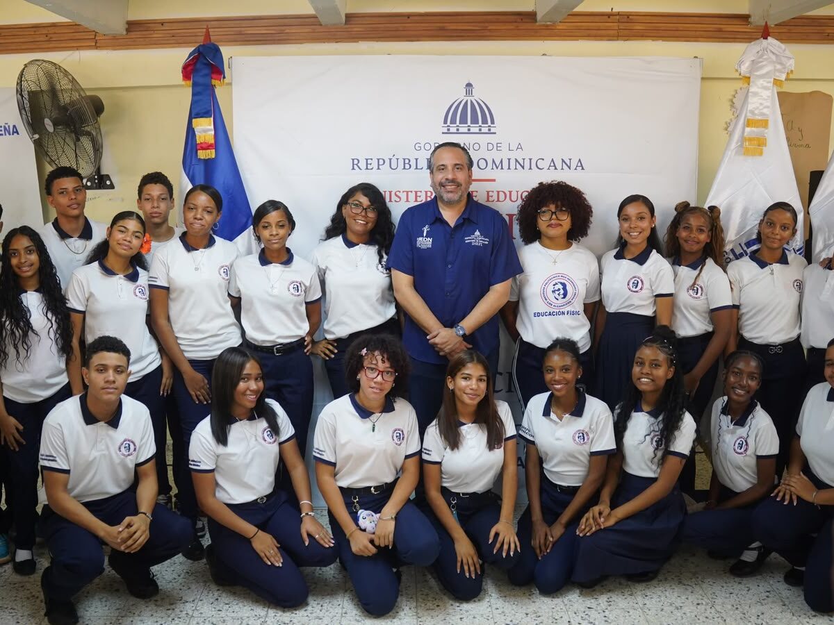 INEFI entrega utilería en unos 30 centros educativos del Gran Santo Domingo y San Cristóbal