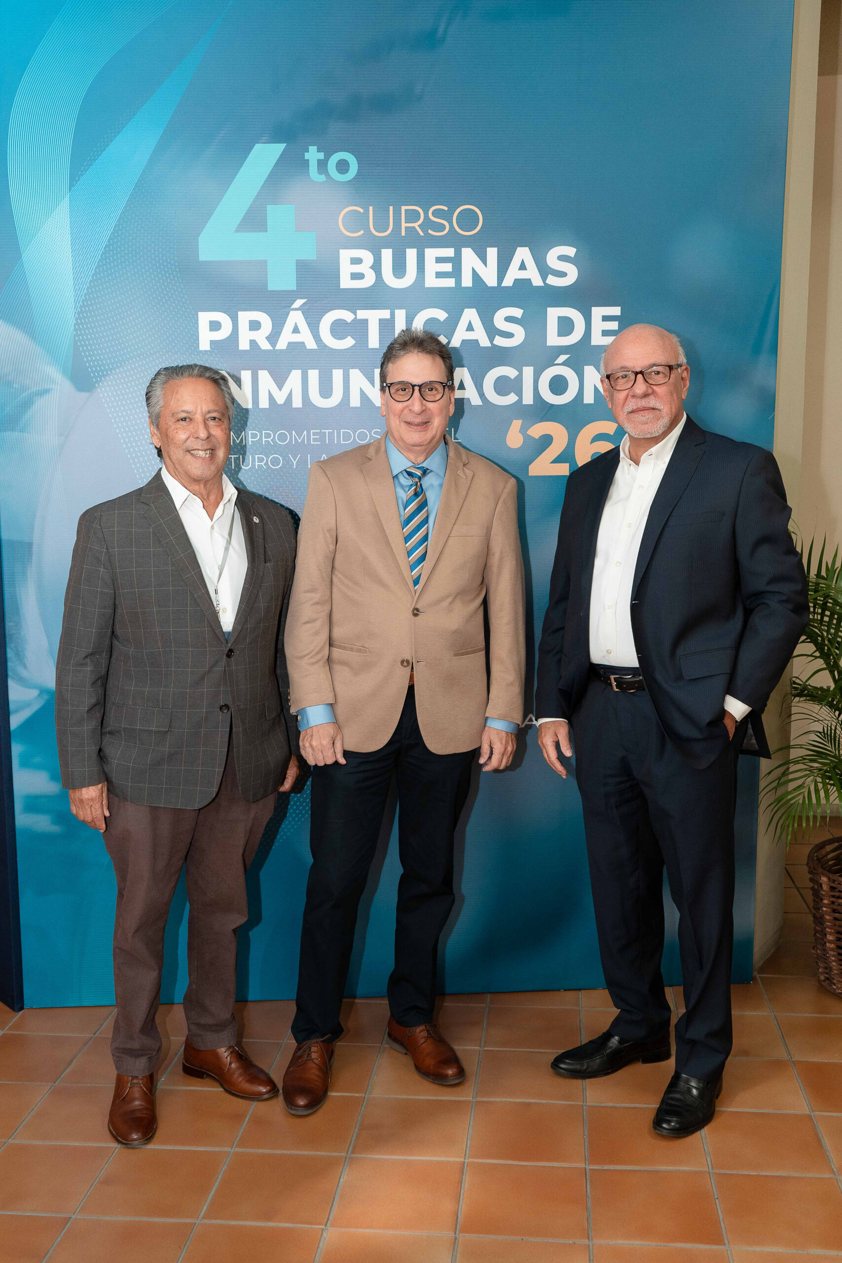 Bionuclear y PUCMM impulsan actualización profesional en inmunización