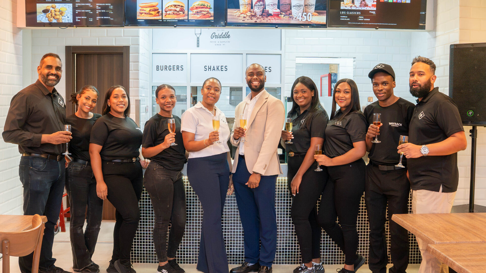 Wayback Burgers amplía su presencia en Santo Domingo con nueva sede en Naco