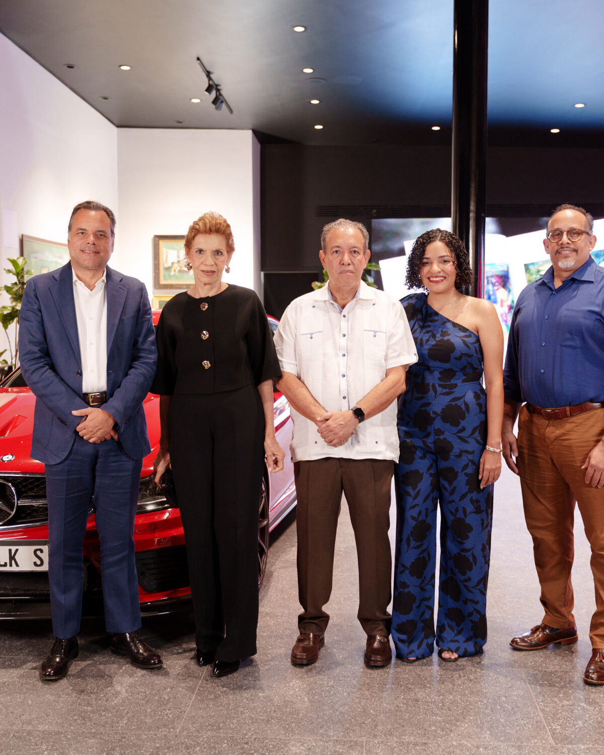 «Oviedo, vigencia de un maestro»: abren exposición de 51 obras y presentan el libro «Oviedo Dibujante» en Autozama
