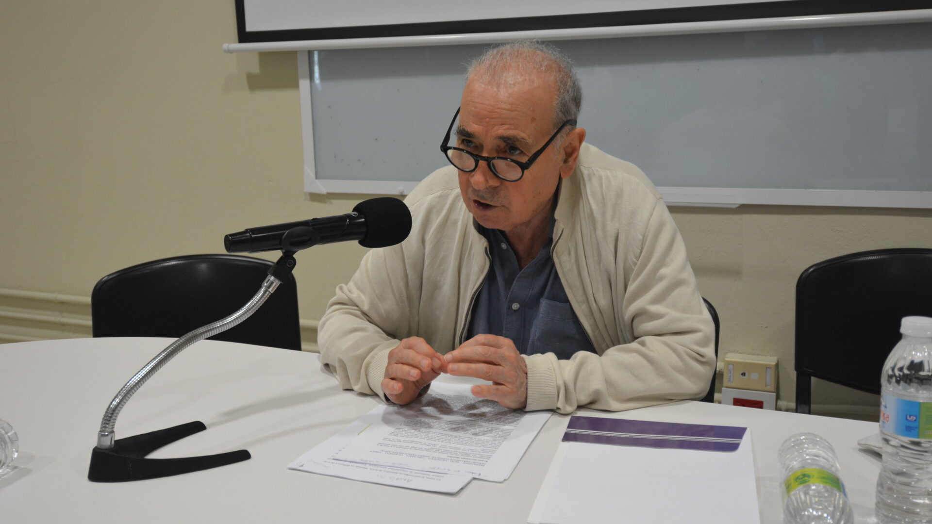 Víctor Gómez Pin examina los límites de la física cuántica y la IA