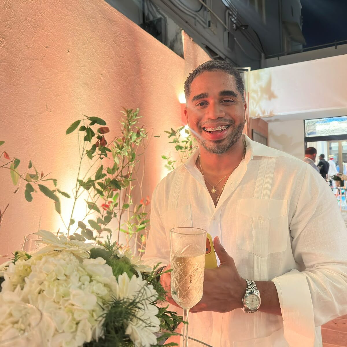 Avocat y su línea AVO: cómo Garis Familia revoluciona la moda dominicana en lino con expansión nacional