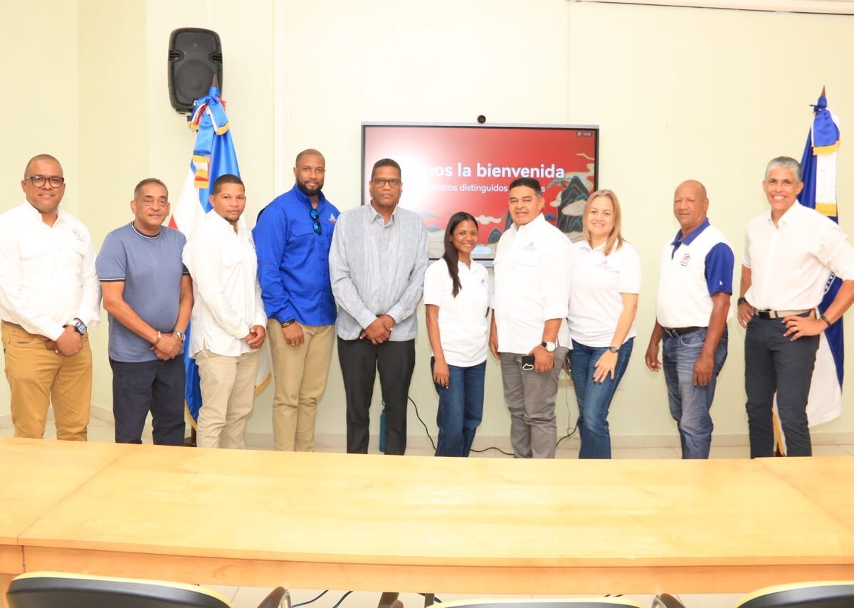 Dirección del Comisionado imparte conferencia Nutrición Deportiva en San Juan