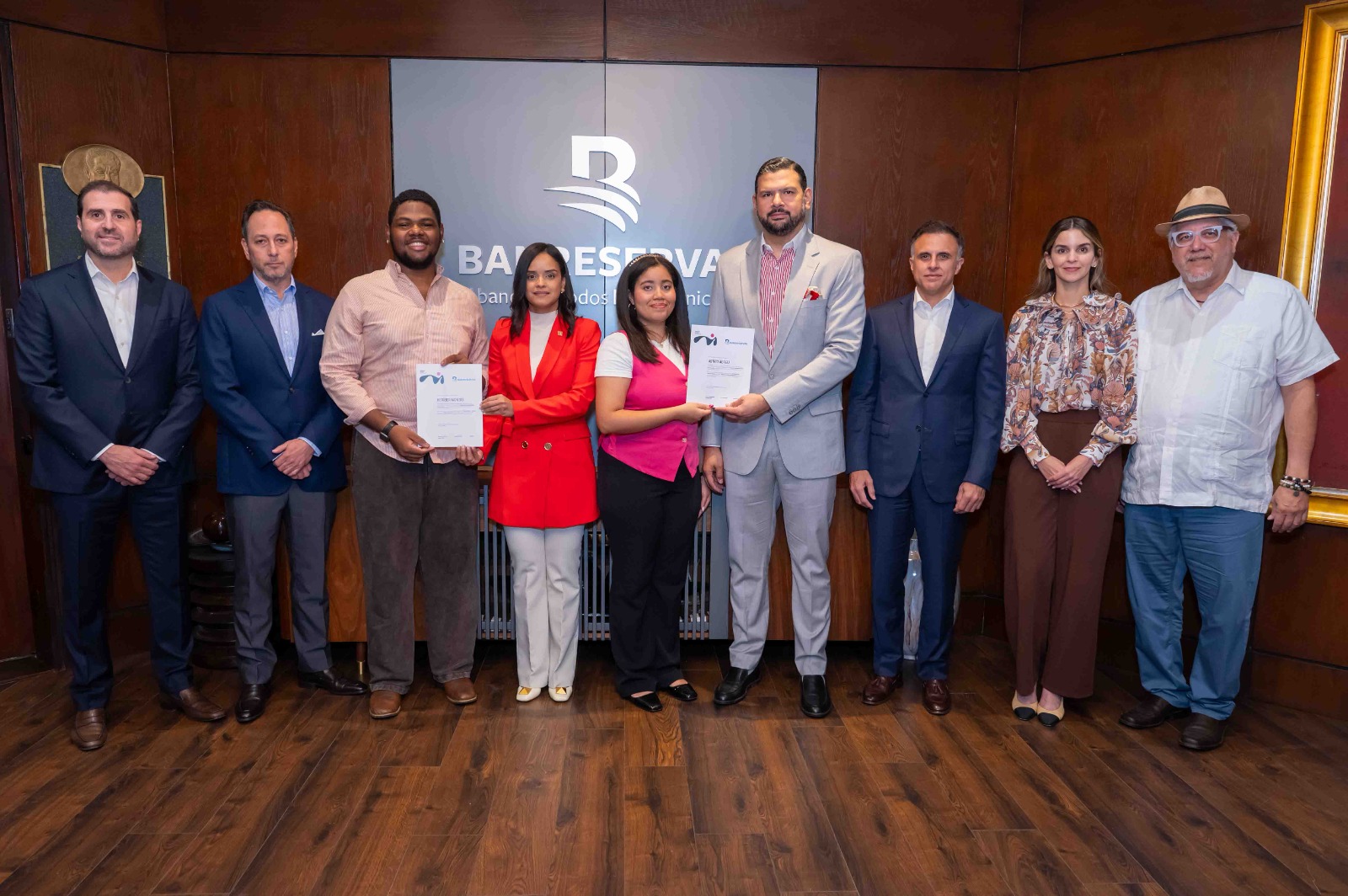 Banreservas impulsa talento creativo con becas para Miami Ad School