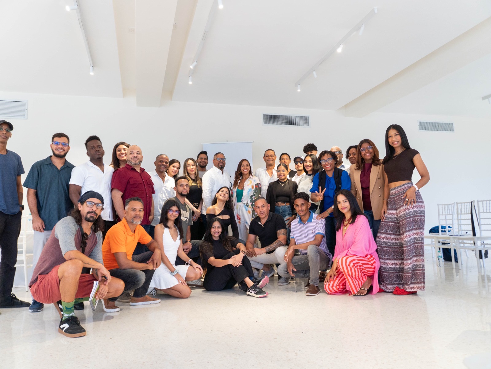 Dania Ramírez capacita a 40 actores en taller de actuación cinematográfica en Samaná con DGCINE y Fundación Rincón