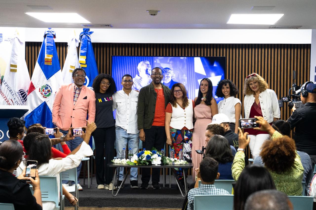 RTVD lleva ‘La Familia Espejo’ al streaming antes de su estreno en TV