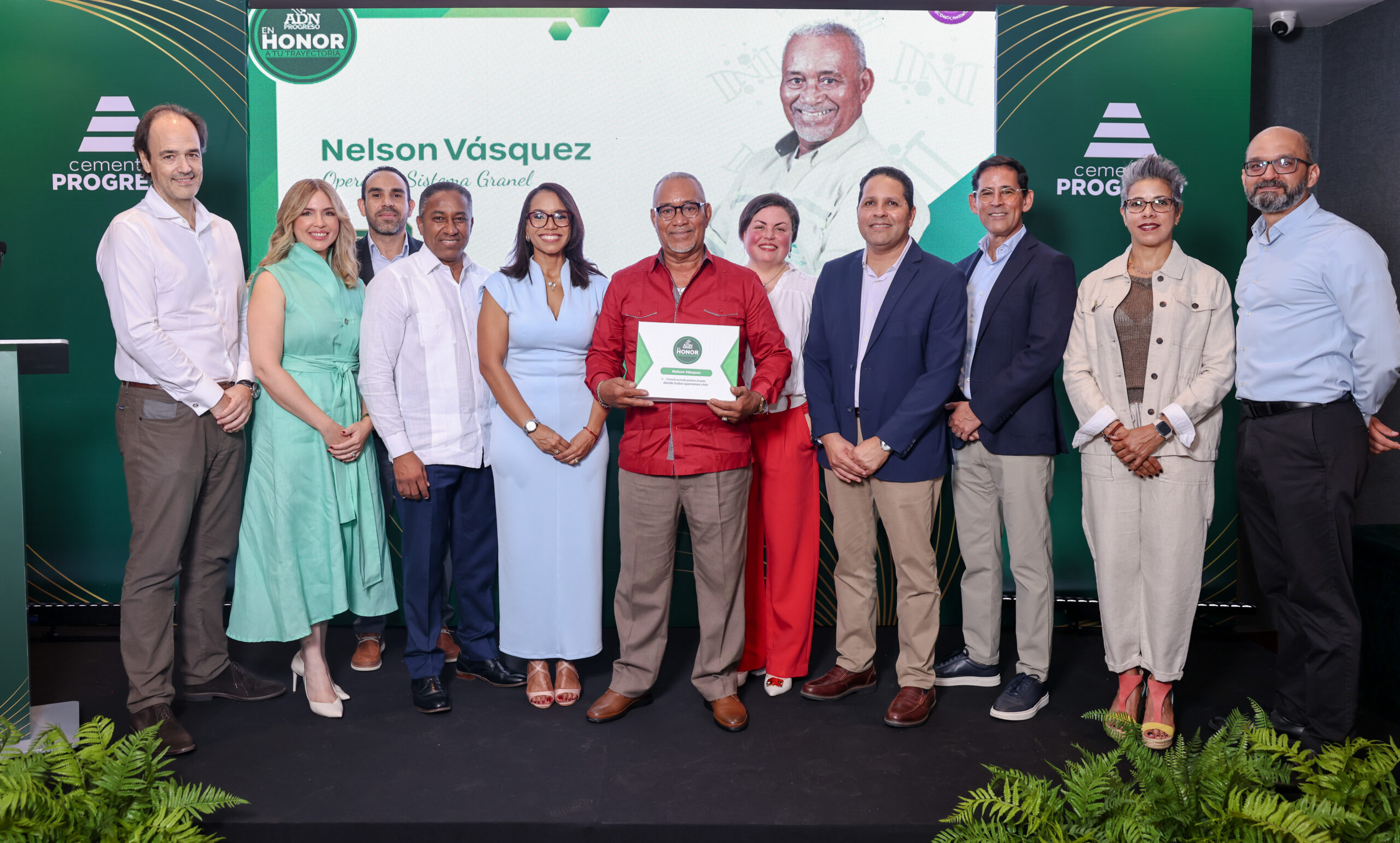 Cementos Progreso reconoce a 86 colaboradores por su trayectoria laboral