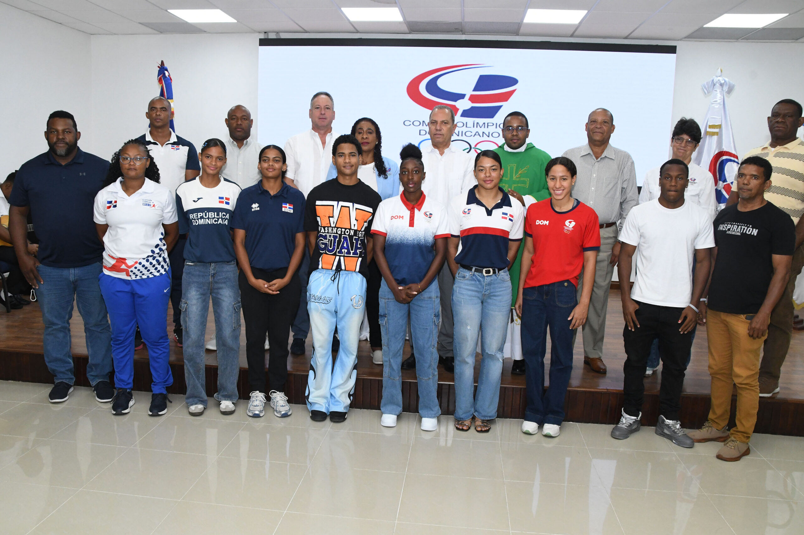COD despide delegación que irá a los Juegos Olímpicos de la Juventud Dakar 2026